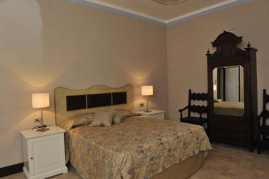 Relais Al Bel San Domenico Bed & Breakfast Alba  Ruang foto